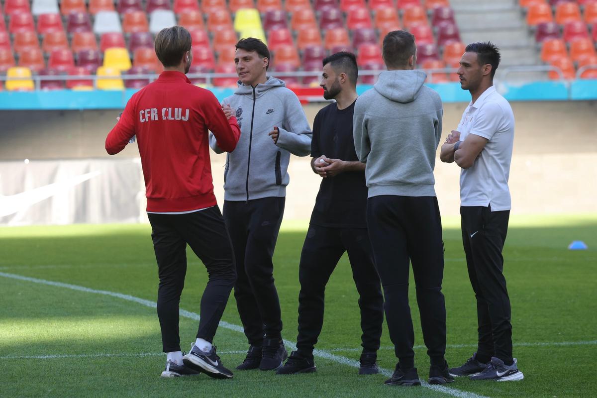Imagini de la încălzire înainte de FCSB - CFR Cluj