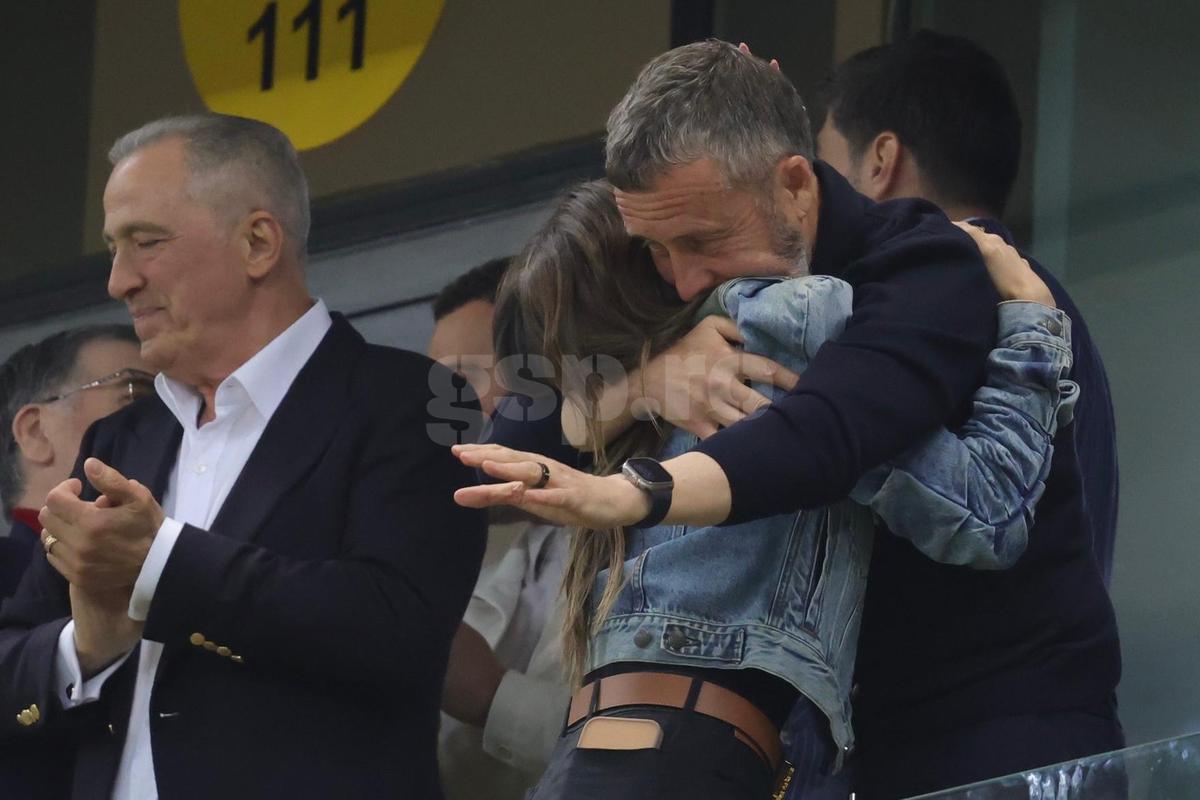 Mihai Stoica a oferit imaginile serii după FCSB - CFR Cluj: cum a trăit în lojă finalul dramatic și pe cine a îmbrățișat după succes