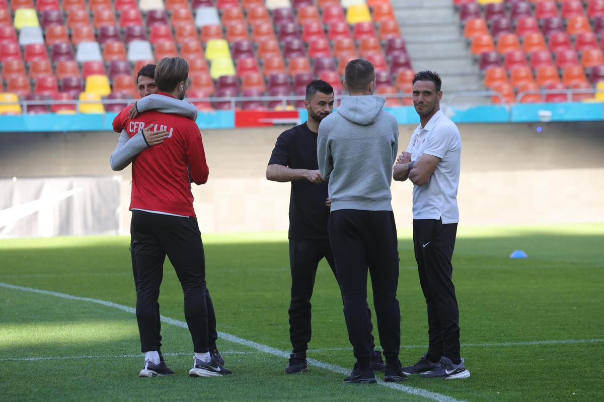 Imagini de la încălzire înainte de FCSB - CFR Cluj