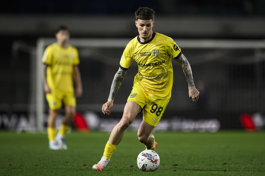 De nicăieri! Se pregătește transferul lui Dennis Man la alt club din Serie A » E pe lista scurtă pentru mercato
