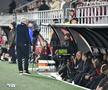 Incredibil ce a apărut pe ecusonul lui Șumudică la Rapid - U Cluj » Detaliul surprins de fotograful Gazetei