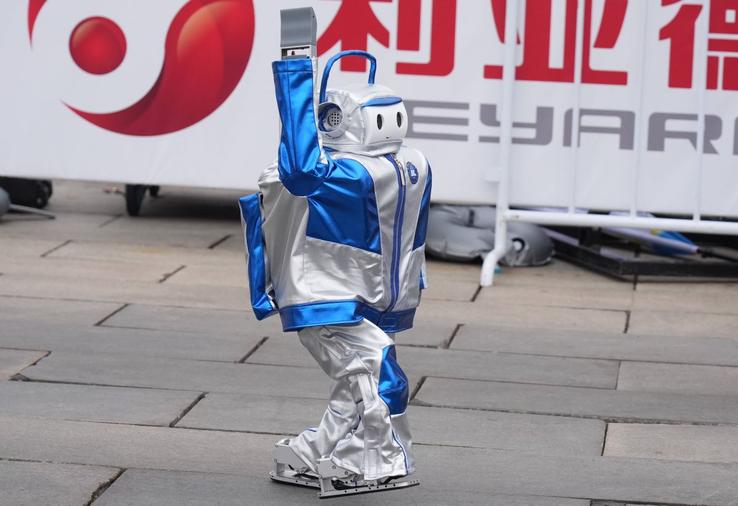 Primul semimaraton cu roboți umanoizi disputat în China, la Beijing Foto: Imago Images