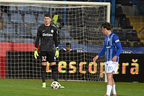 Cum a deschis Farul scorul cu FCSB » Ștefan Târnovanu a gafat incredibil // foto: sportpictures.eu
