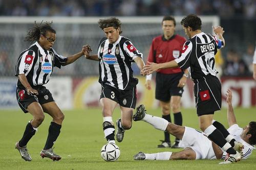 Alessio Tacchinardi în centrul imaginii / FOTO: GettyImages