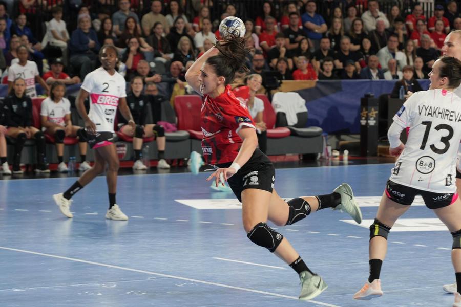 Lorena Ostase, căpitanul Gloriei Bistrița/Foto: Andrei Furnigă (GSP.ro) Lorena Ostase, despre secretul succesului în sport și marele obiectiv al carierei: „Știu cât de greu este, dar îmi doresc foarte mult!”