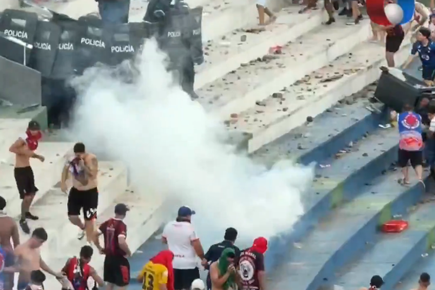 Haos la derby-ul din Paraguay! Scene șocante pe stadion // Captură FOTO: X