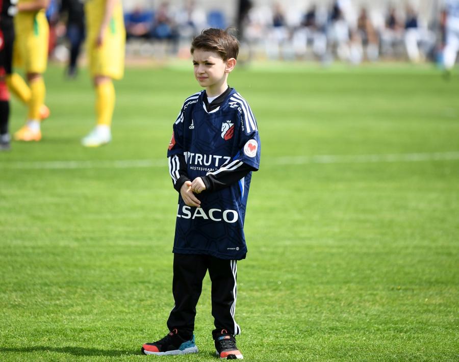 Rareș Prisăcariu 10 lucruri observate de reporterul GSP la FC Botoșani - CS Mioveni » Flori, lacrimi, aplauze și multe debuturi