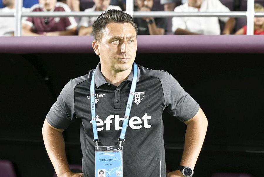 Doi foști antrenori de la FCSB, pe lista clubului din SuperLigă