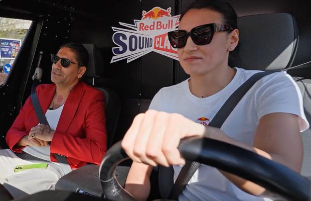 Cristina Neagu și Connect-R dau o tură cu mașina prin București și descoperă ce au în comun
