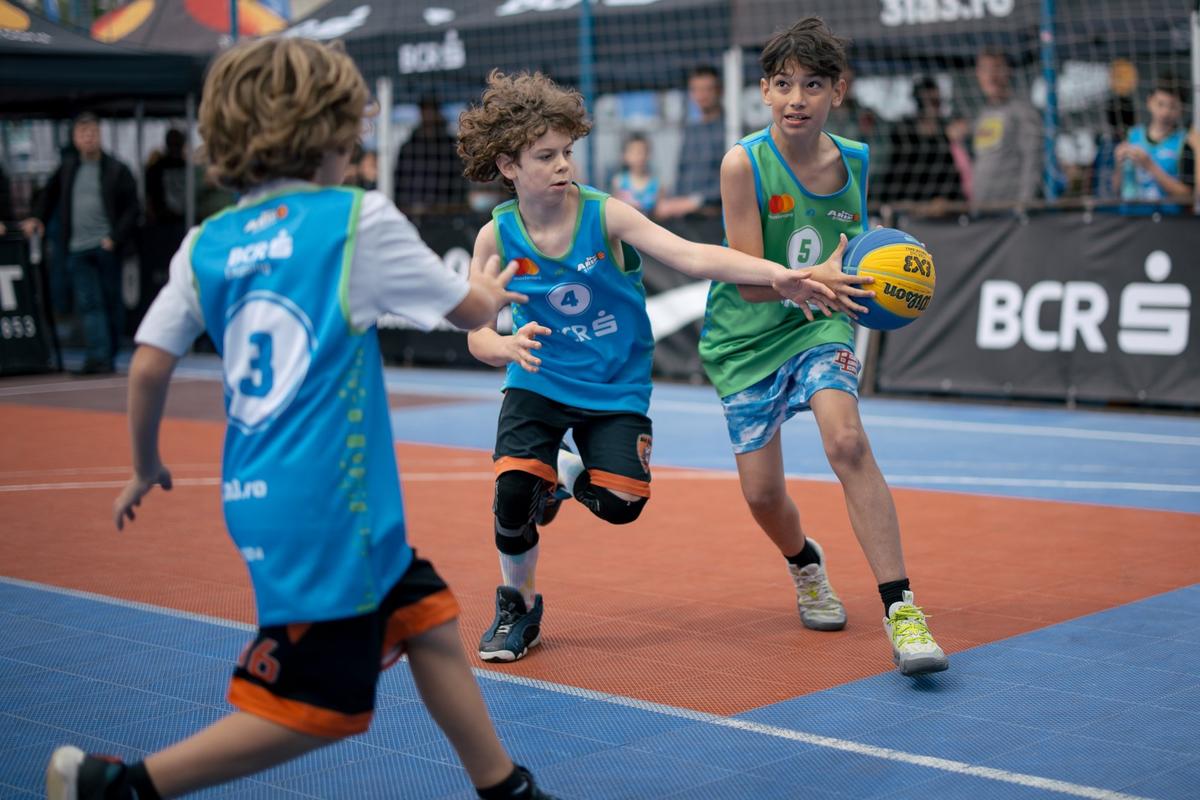 Politehnica a fost luată cu asalt la prima etapă Sport Arena Streetball