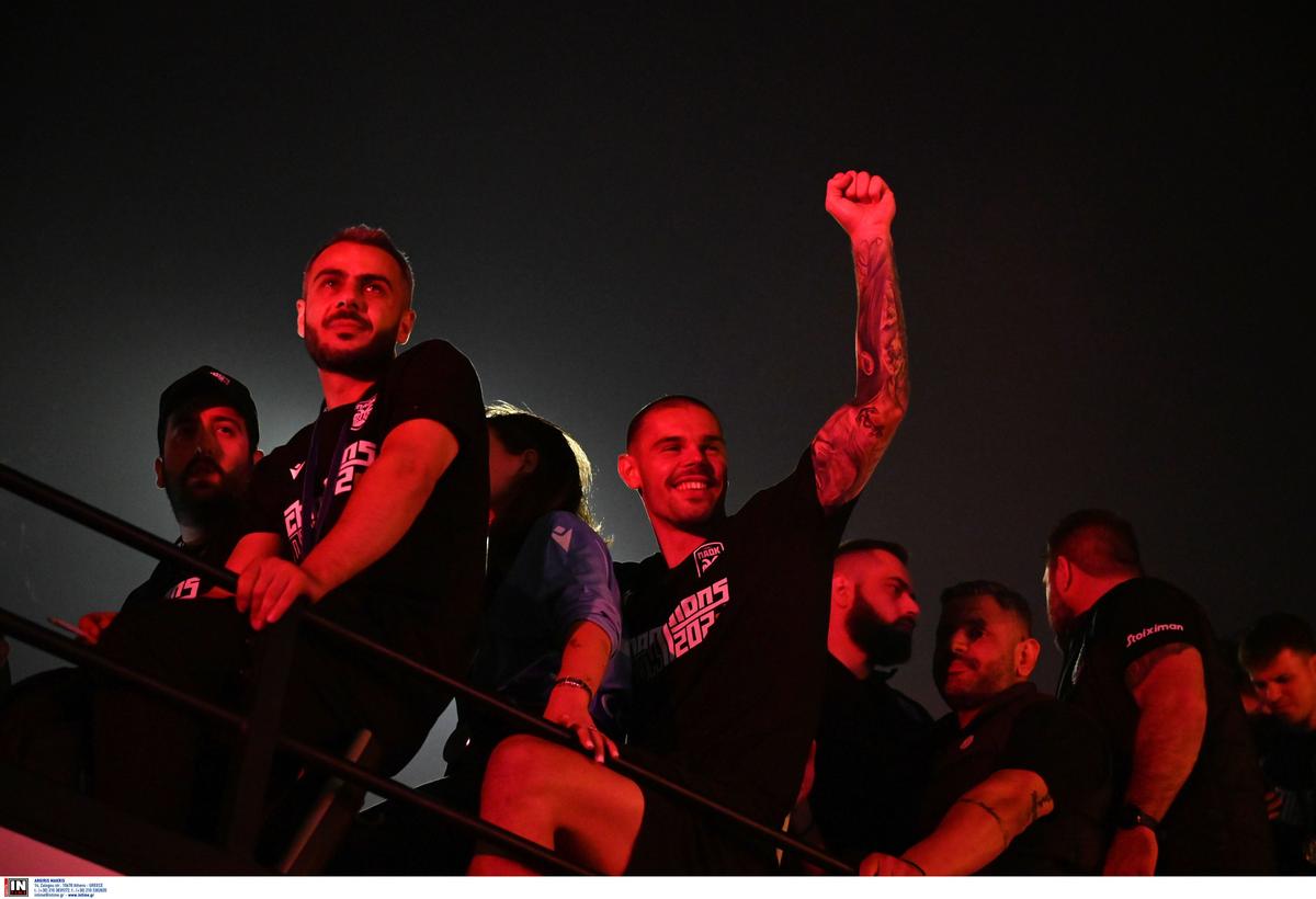 Nimeni nu a dormit în Salonic! Imagini fabuloase după ce Răzvan Lucescu a adus un nou titlu pentru PAOK