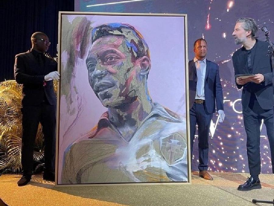 Portretul lui Pele a fost piesa de rezistență a licitației de la Paris Mbappé a plătit 520.000 de euro pentru un tablou! Licitație încinsă cu un fost coechipier de la PSG