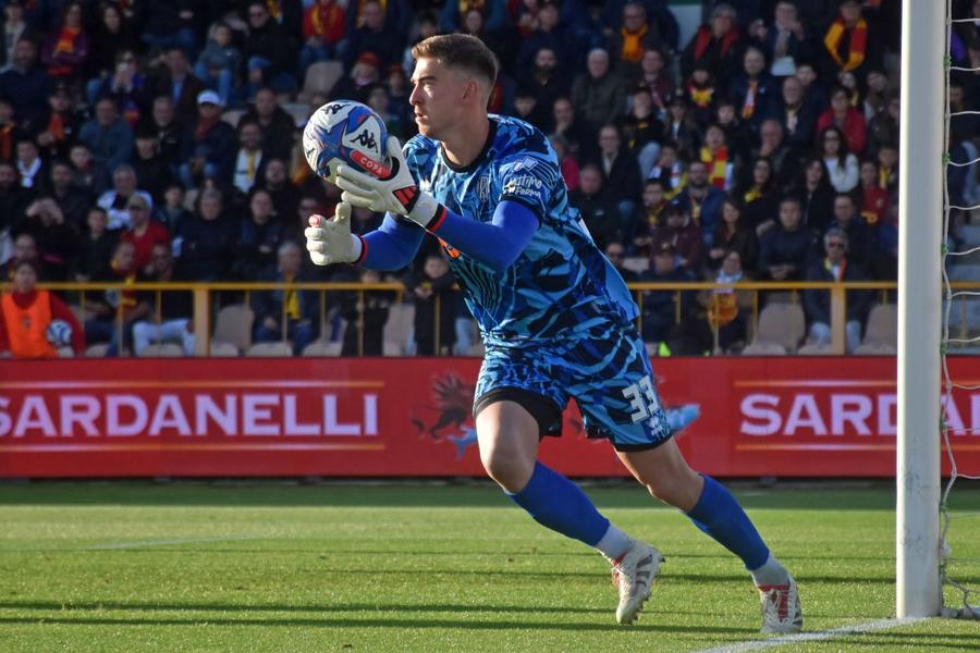 Băiatul unui fost campion mondial, în locul lui Horațiu Moldovan? » Portarul are concurență mare la Sassuolo!