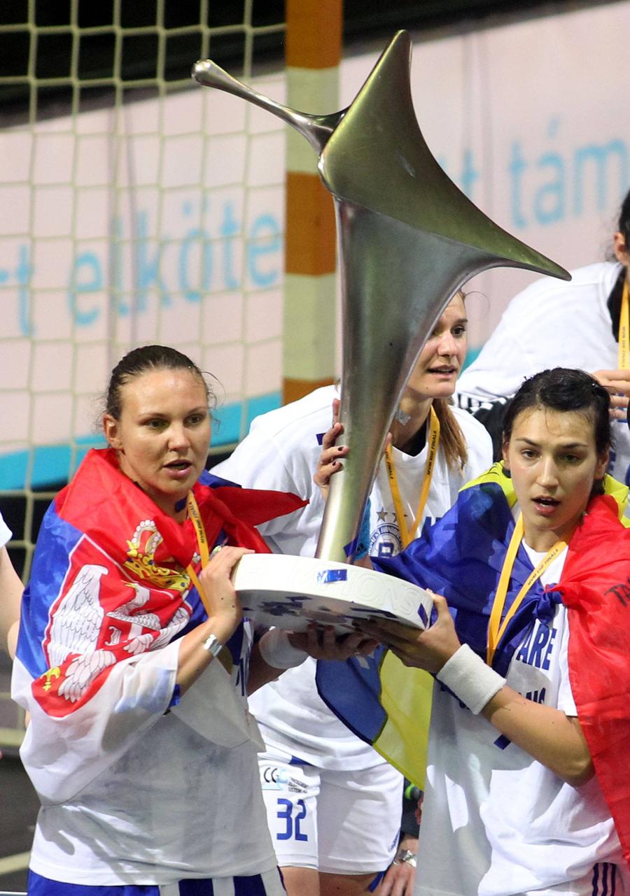 De la glorie la adio » Totul despre cariera Cristinei Neagu: debutul briliant la Mondialul din Franța, accidentările care i-au adus durere și revenirea acasă