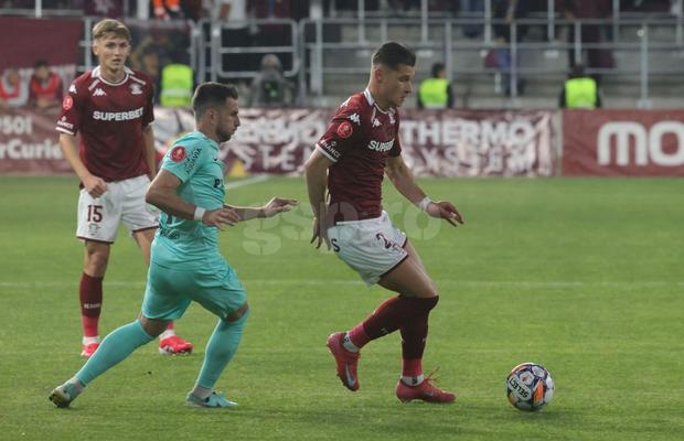 Fotbalistul Rapidului, criticat vehement în direct: „E jumătate de jucător, nu poți să-ți permiți!”