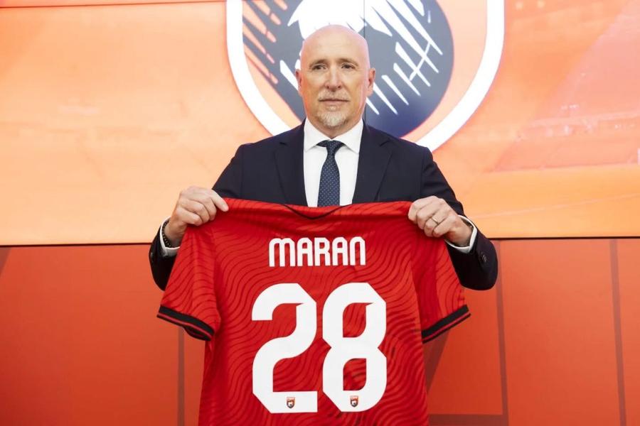 Rolando Maran (62 de ani) este noul selecționer al Albaniei / Foto X Albanian Football Albania s-a despărțit de Sylvinho » Se știe deja înlocuitorul brazilianului: al patrulea selecționer italian