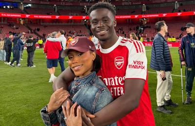 Replica lui Bukayo Saka la postarea logodnicei a stârnit hohote de râs după ce Arsenal a luat titlul în Premier League