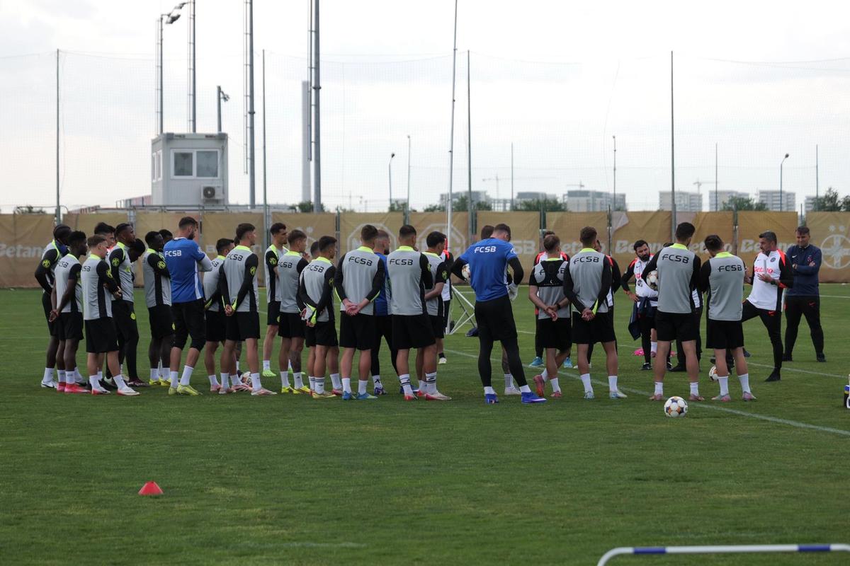 Primul antrenament al celor de la FCSB cu Marius Baciu // foto: Andrei Furnigă (GSP.ro)