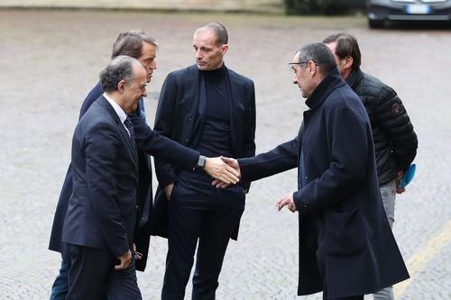 Roberto Mancini (Al-Sadd) stânga) și Massimiliano Allegri (Milan, în mijloc) sunt cei doi favoriți la naționala Italiei / Foto: GettyImages