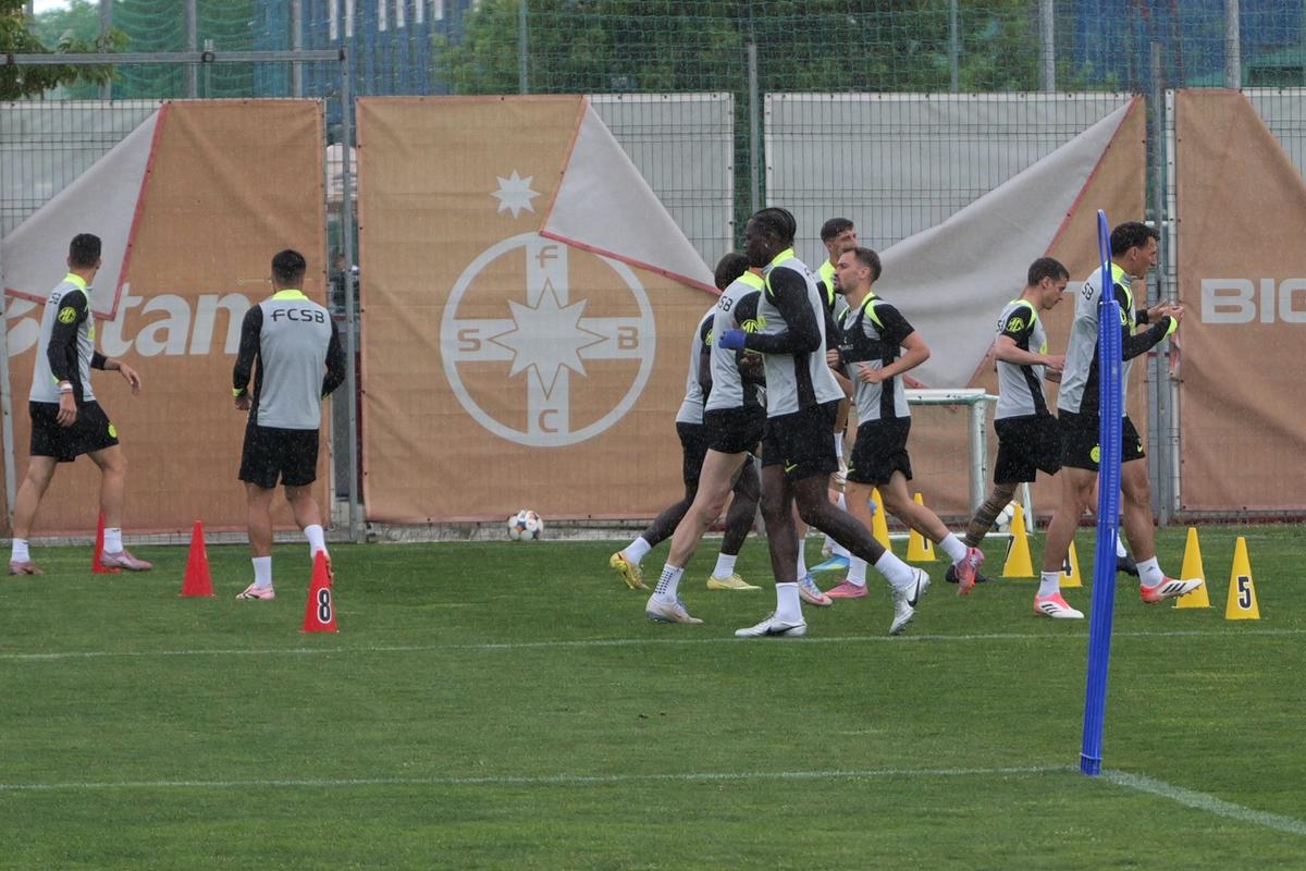 Primul antrenament al celor de la FCSB cu Marius Baciu // foto: Andrei Furnigă (GSP.ro)