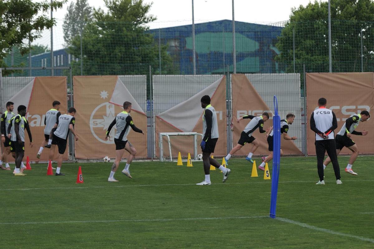 Primul antrenament al celor de la FCSB cu Marius Baciu // foto: Andrei Furnigă (GSP.ro)