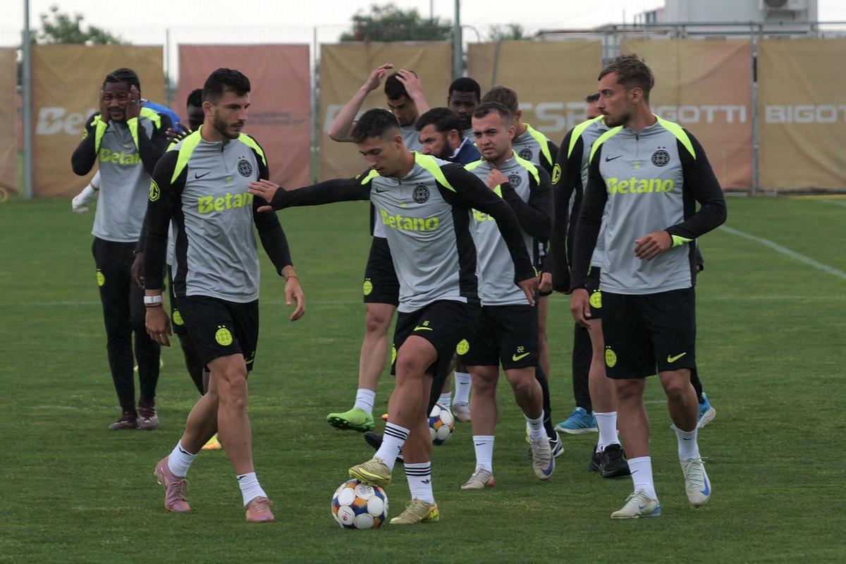 Ploaie torențială la primul antrenament al lui Marius Baciu la FCSB: ce s-a întâmplat la Berceni