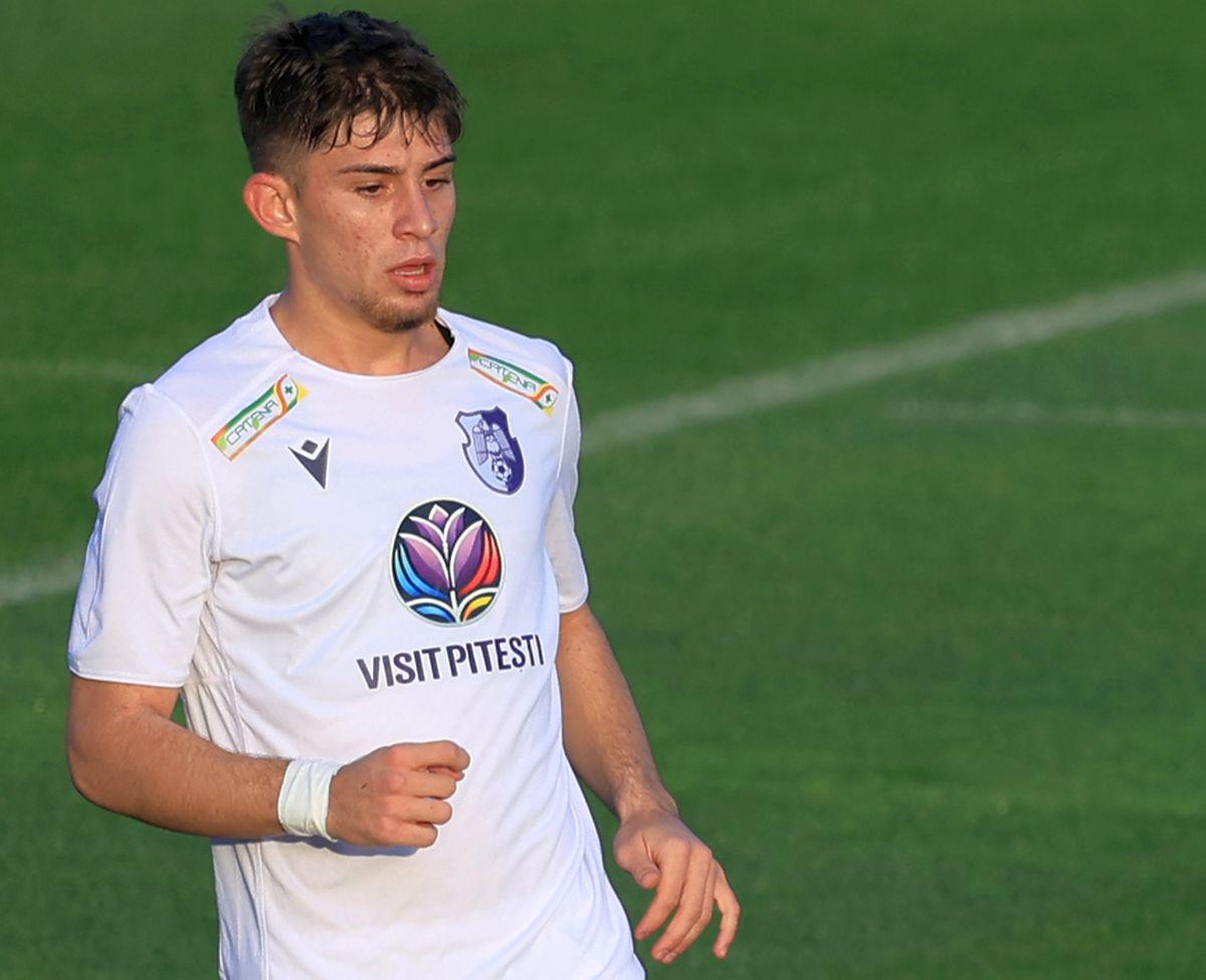 Adriano Manole - puștiul cu nume de fotbalist care a debutat la 17 ani la FC Argeș
