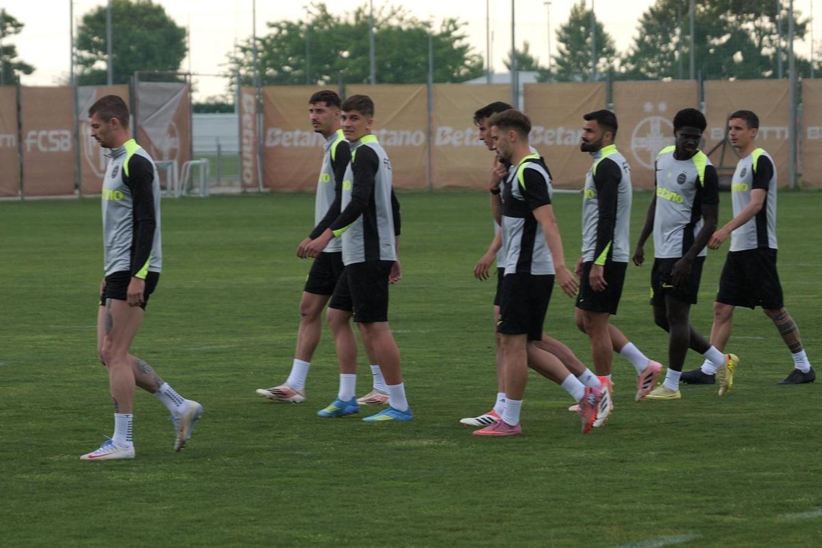 Primul antrenament al celor de la FCSB cu Marius Baciu // foto: Andrei Furnigă (GSP.ro)