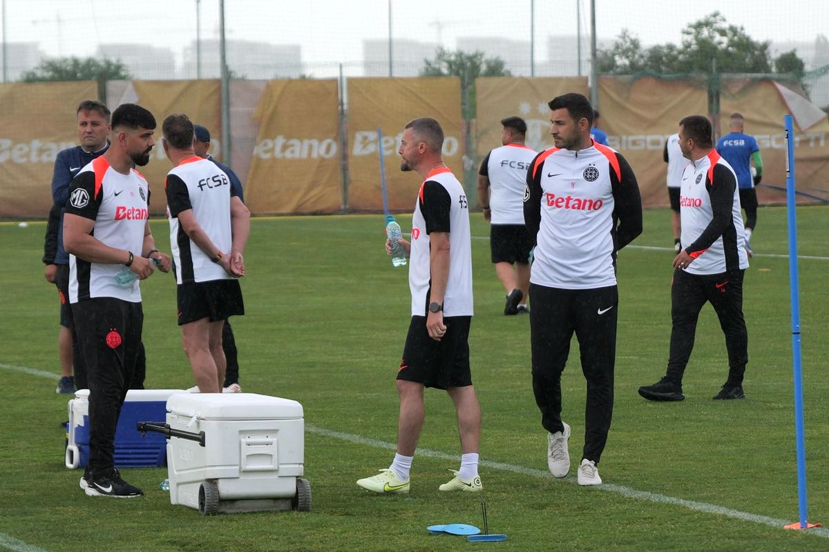 Primul antrenament al celor de la FCSB cu Marius Baciu // foto: Andrei Furnigă (GSP.ro)