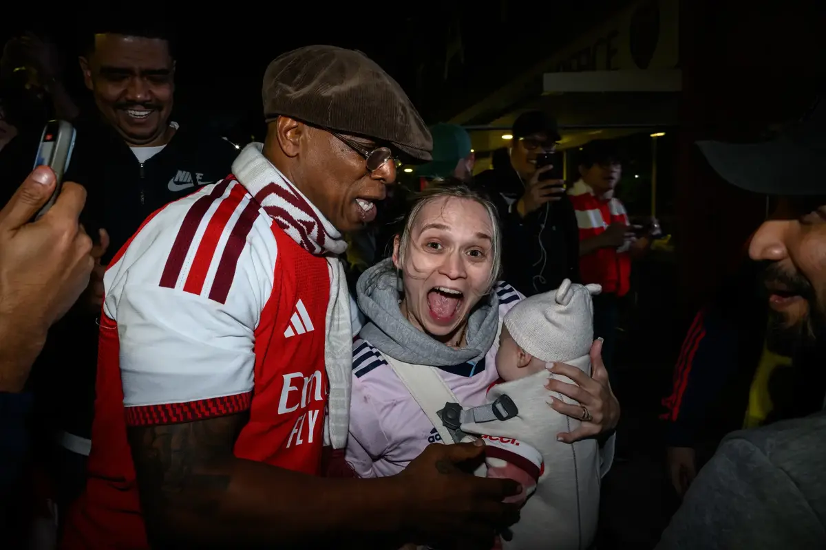 Fotbaliștii lui Arsenal au petrecut, după remiza lui Manchester City