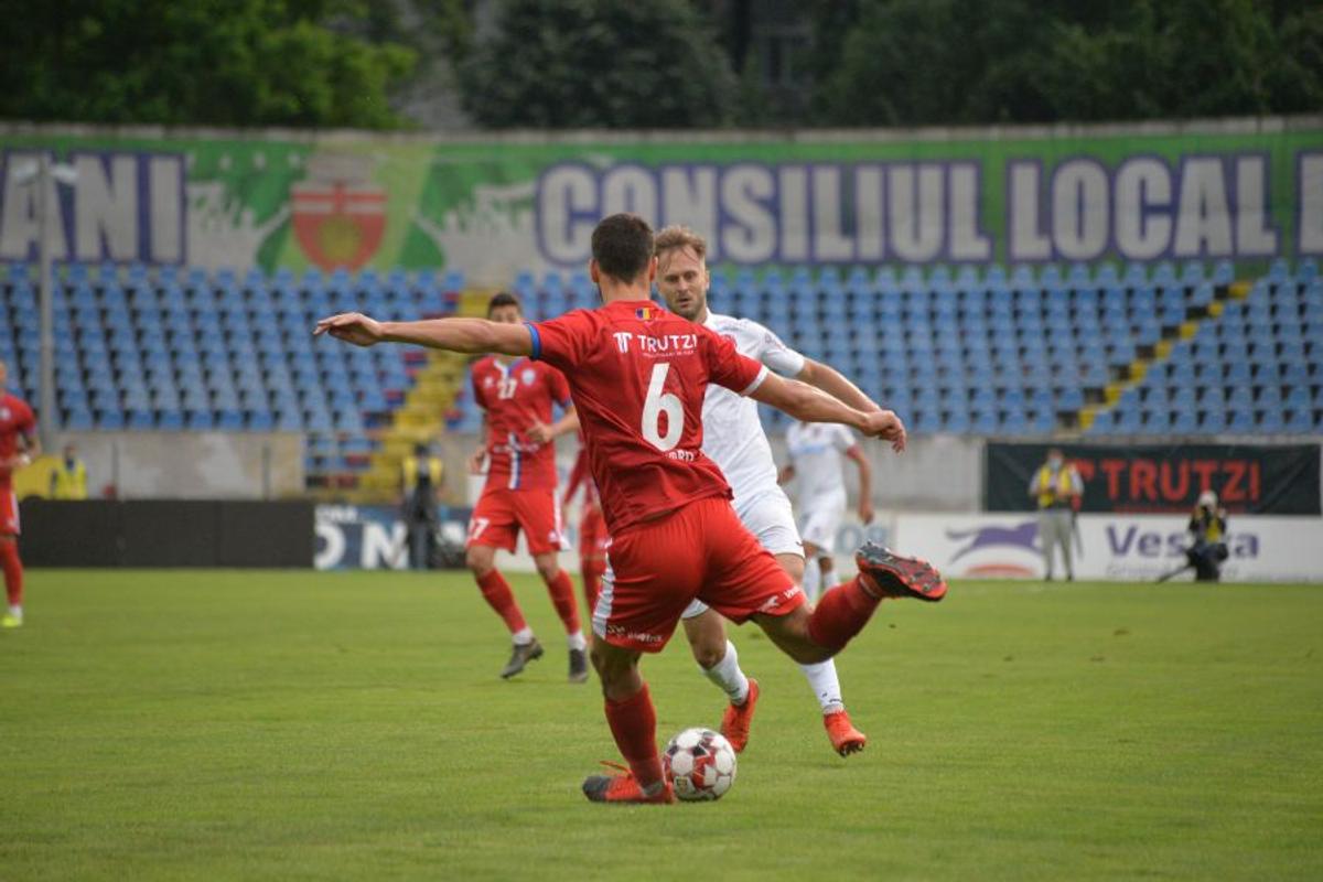 Se conturează încă o plecare de la CFR Cluj » Petrescu rămâne fără un jucător vital: „Un pariu câștigat”