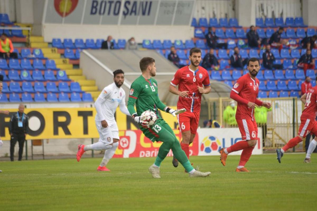 Se conturează încă o plecare de la CFR Cluj » Petrescu rămâne fără un jucător vital: „Un pariu câștigat”