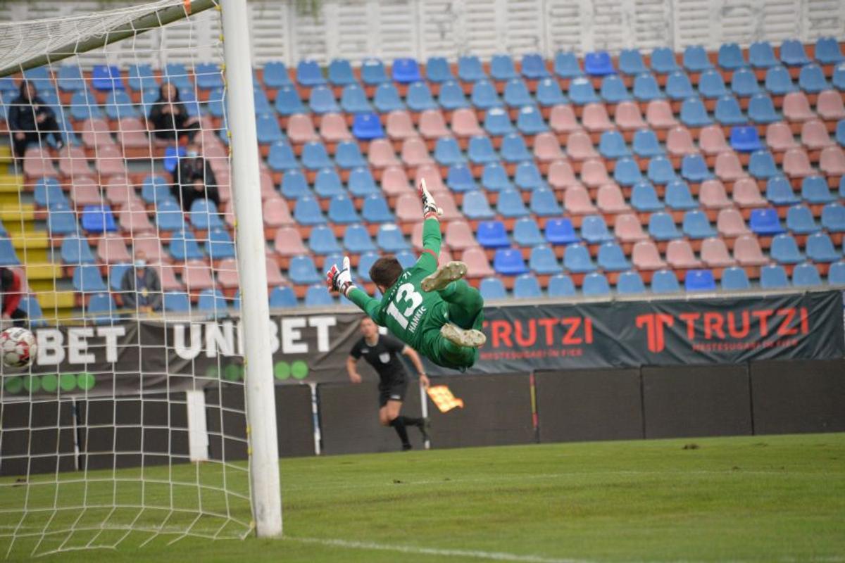 Arlauskis pleacă de la CFR Cluj! Portarul s-a înțeles cu noua echipă