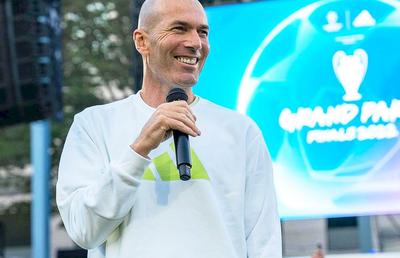 PSG pregătea anunțul angajării lui Zidane, dar francezul s-a răzgândit în ultima clipă! Așteaptă un semn de la altă echipă