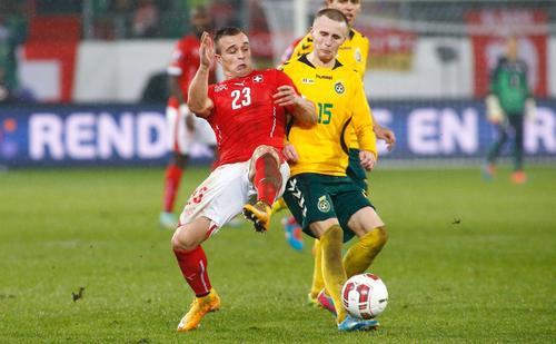 Karolis Chvedukas, dreapta, în galben, foto: Imago