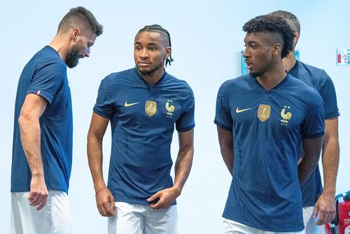 Christopher Nkunku (în centru) a semnat în vara trecută pe șase sezoane cu Chelsea / Foto: Imago