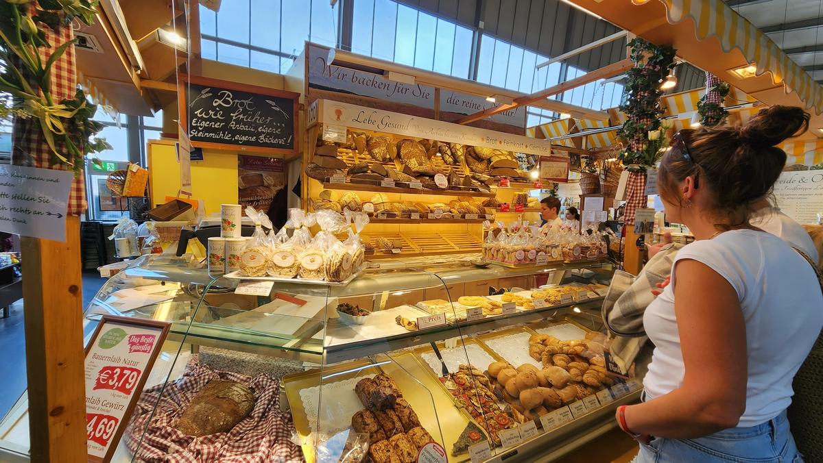 „Oborul” din inima Frankfurtului » Am vizitat piața devenită atracție turistică pentru străini