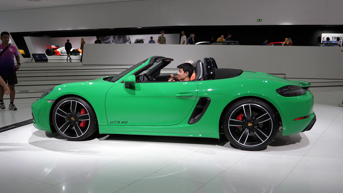 GSP.RO a intrat în culisele celui mai spectaculos muzeu auto din lume » O oră petrecută la Porsche, în Germania