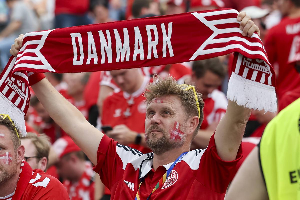 Atmosfera din meciul Danemarca - Anglia, Euro 2024