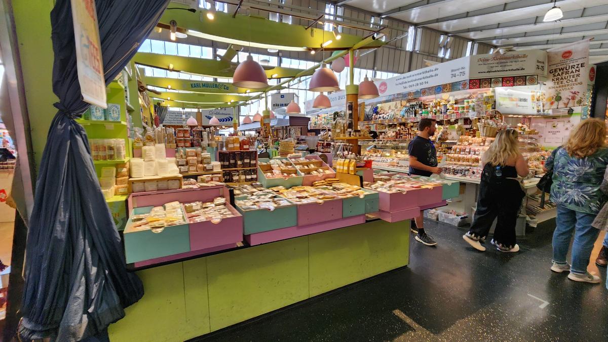 „Oborul” din inima Frankfurtului » Am vizitat piața devenită atracție turistică pentru străini