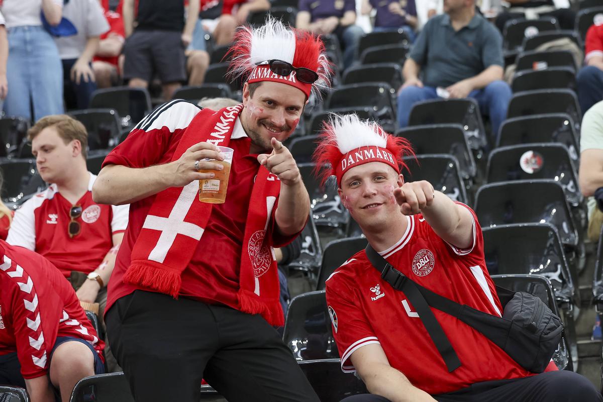 Atmosfera din meciul Danemarca - Anglia, Euro 2024