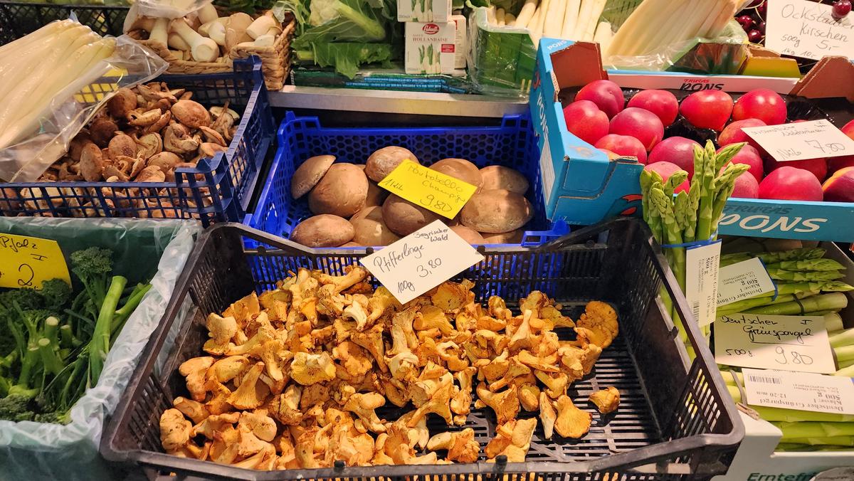„Oborul” din inima Frankfurtului » Am vizitat piața devenită atracție turistică pentru străini