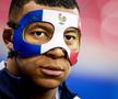 Kylian Mbappe a purtat o mască în culorile Franței la unul dintre antrenamente