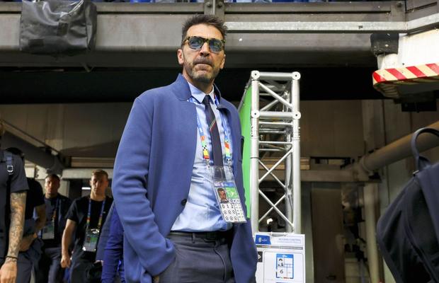 7 detalii surprinse de reporterii GSP la ciocnirea titanilor, Spania - Italia, un duel ca un selfie » Buffon le-a luat ochii și spaniolilor: cât costă să te îmbraci ca italienii