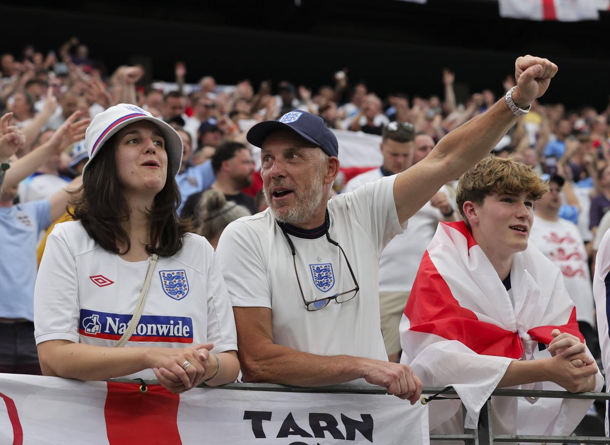 Vestea care i-a întristat pe jurnaliștii englezi prezenți pe stadion la Danemarca - Anglia: „Accident șocant”