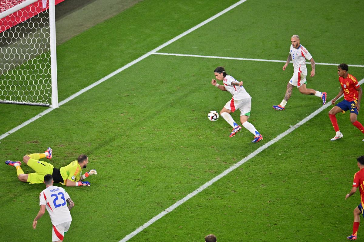 Autogol caraghios în Spania - Italia. Calafiori, ghinionistul Squadrei Azzurra