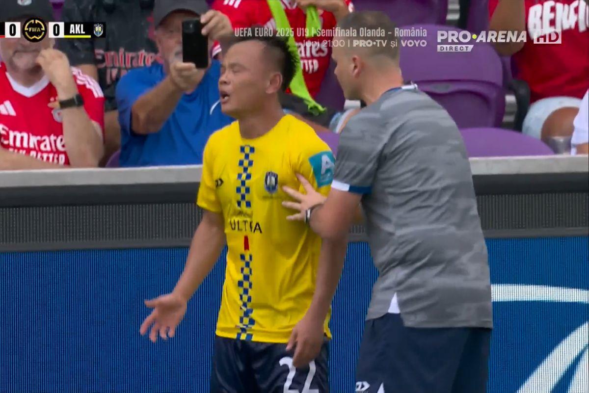 Tong Zhou, criză de nervi în Benfica - Auckland