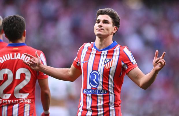 Primul antrenor al lui Julian Alvarez l-a deconspirat pe argentinian: „Este fanul Barcelonei”