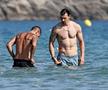 Zlatan Ibrahimovic, Marco Verratti și Jessica Aidi, pe plajă în Ibiza