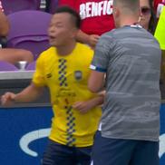 Tong Zhou, criză de nervi în Benfica - Auckland